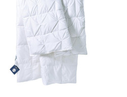 Одеяло кассетное из белого гусиного пуха с дизайнерскими буфами BELPOL ORION 140х205 теплое