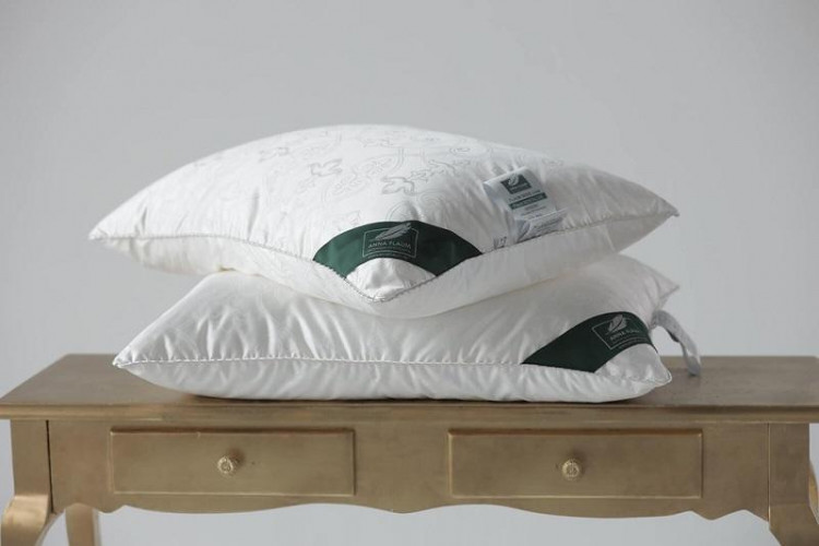 Подушка из натурального шелка ANNA FLAUM NOSTALGIE KOLLEKTION 70х70 средняя