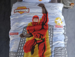 Покрывало детское из хлопка стеганое KARVEN Y923/1 SUPERHERO V1 GRI 180х240 с наволочкой 50х70