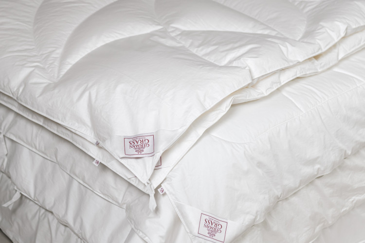 Одеяло пуховое стеганое GERMAN GRASS ALLIANCE DOWN GRASS всесезонное Light 150х200