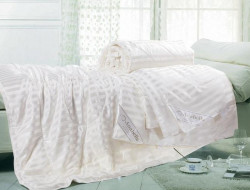 Одеяло из натурального шелка ASABELLA PREMIUM S-7 160х220 легкое