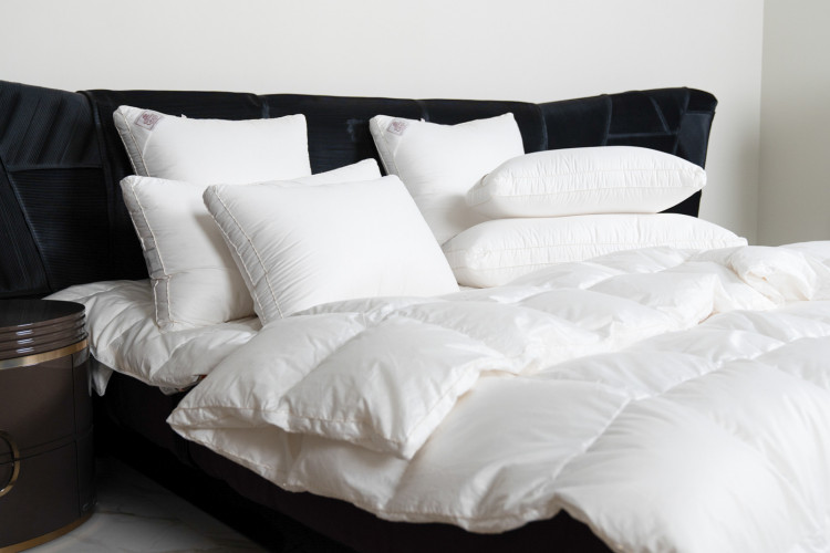 Подушка трехкамерная с бортиком GERMAN GRASS 3D KING DOWN GRASS упругая 68х68